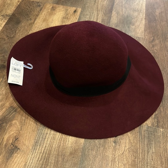 Loft Floppy Burgundy 100% Wool Hat - Picture 1 of 5